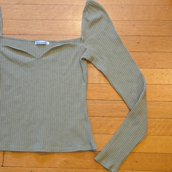 Reformation, Square Neck Ribbed Cropped Top, Sage Green, VGUC, Women's M - Picture 8 of 11